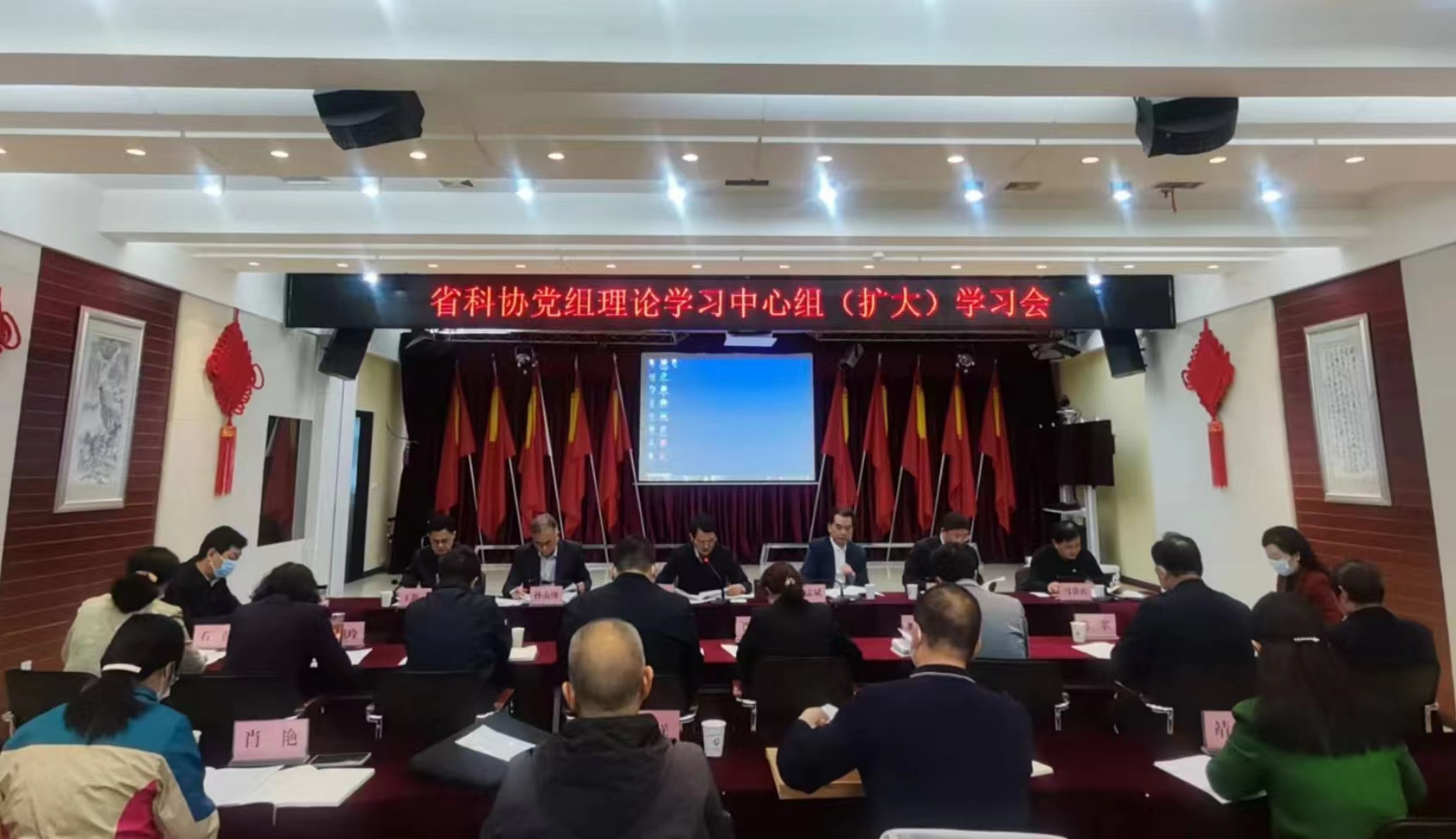 1666869678565000239.png 1664526249658059576.png