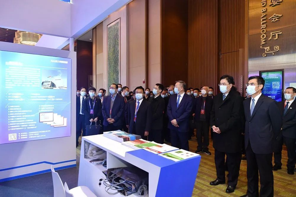 1676018136876029778.png 3.png