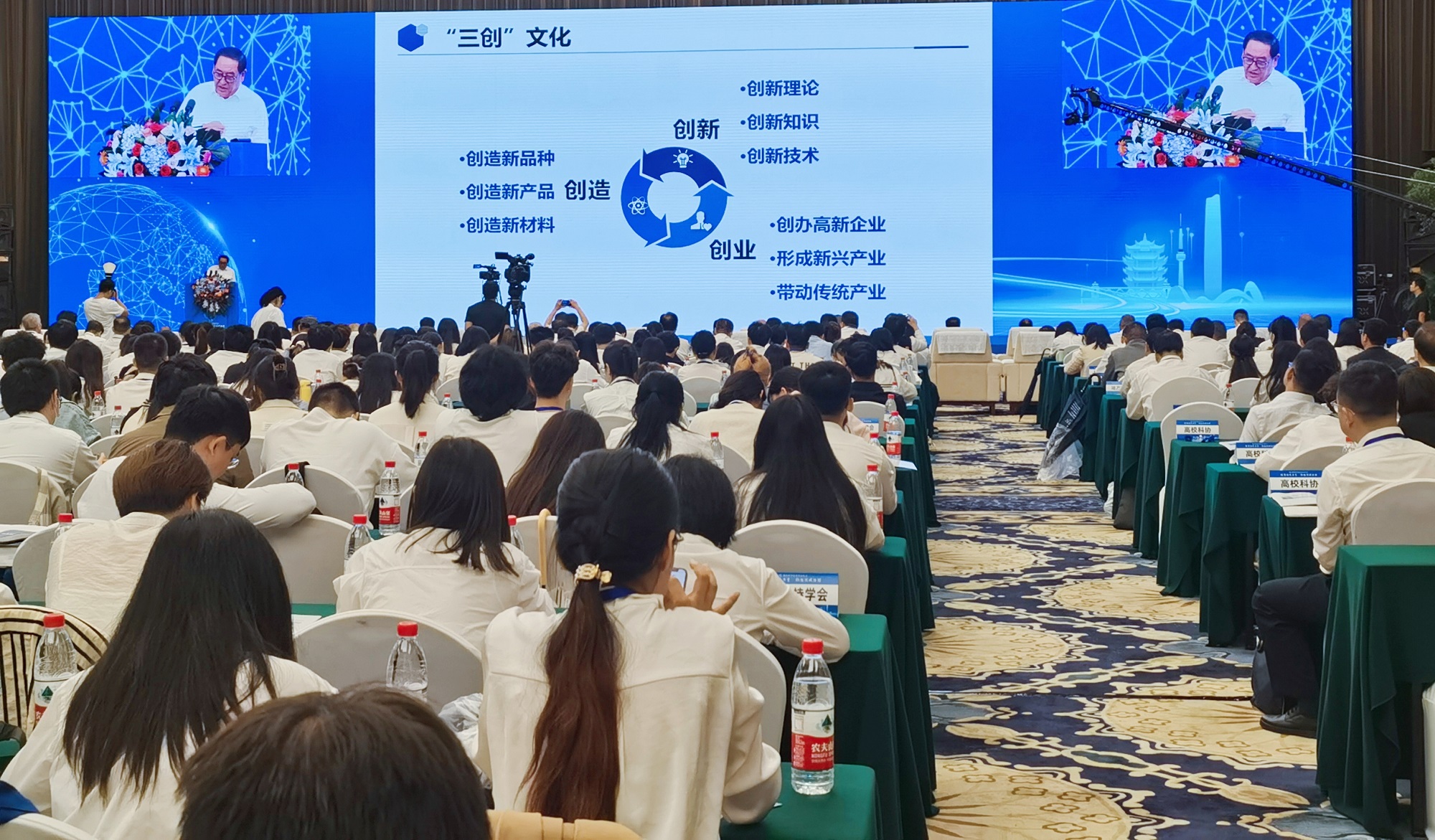 1695267896405029493.jpg 3.jpg