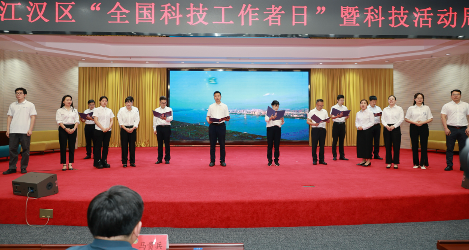 1748685331081045904.png 3.png