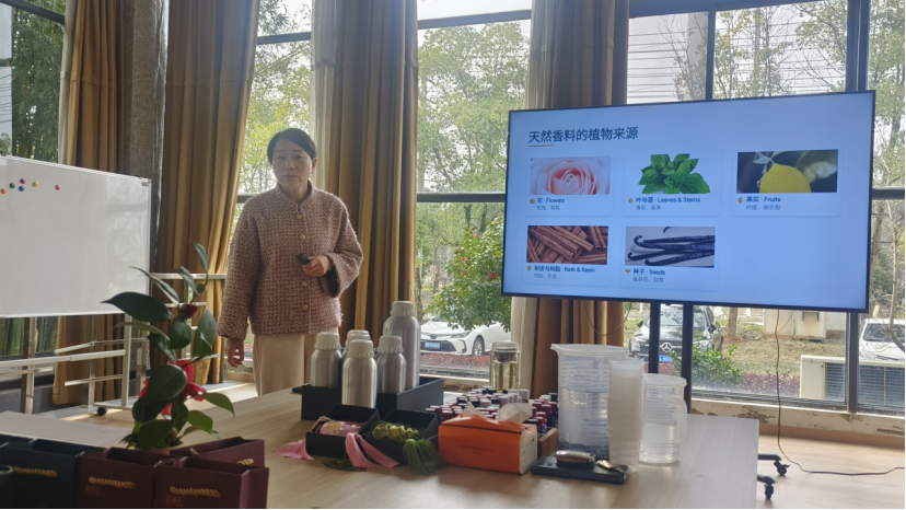 1773046326674011666.png 科技巾幗走進(jìn)咸寧古桂子共赴芬芳之約159.png